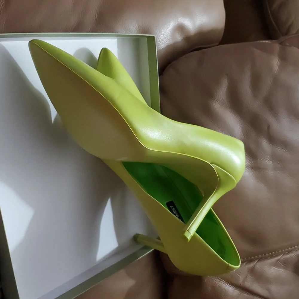 Lime Green 9.5 Nine West Pumps - Picture 4 of 5